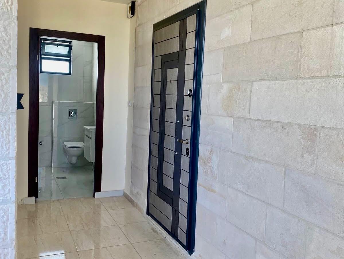 0e37676b-d4ba-481c-9941-a83111b63934