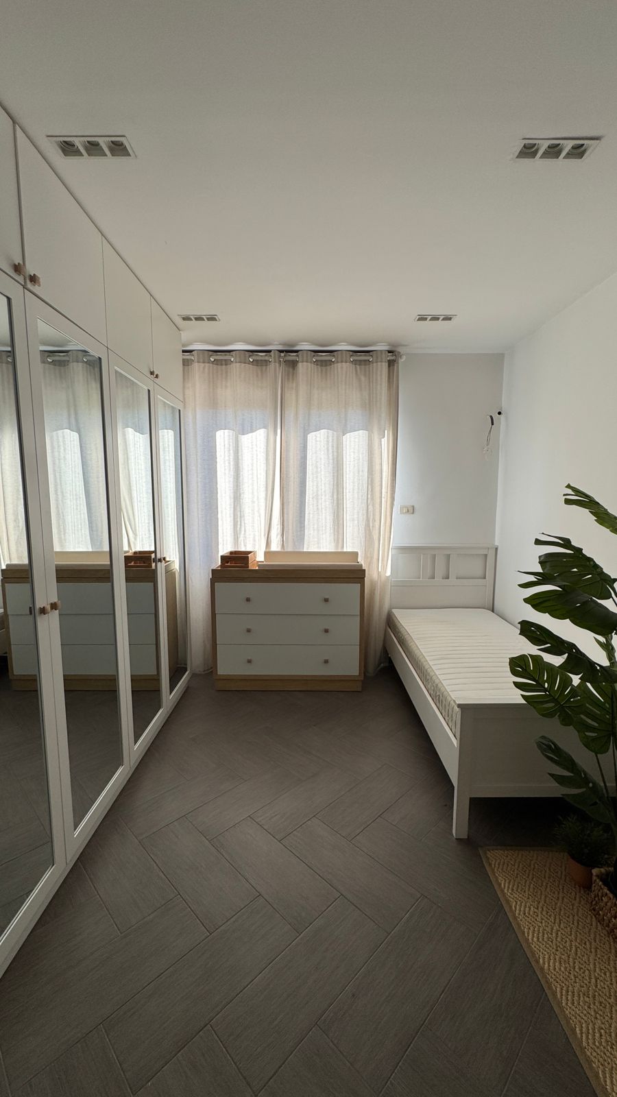 438faebe-85ce-4934-916f-0daa95ea40d5