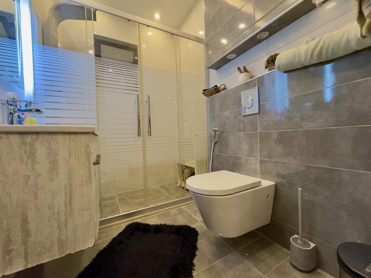 47d9af21-444c-4031-9d2a-b228266e2d9b